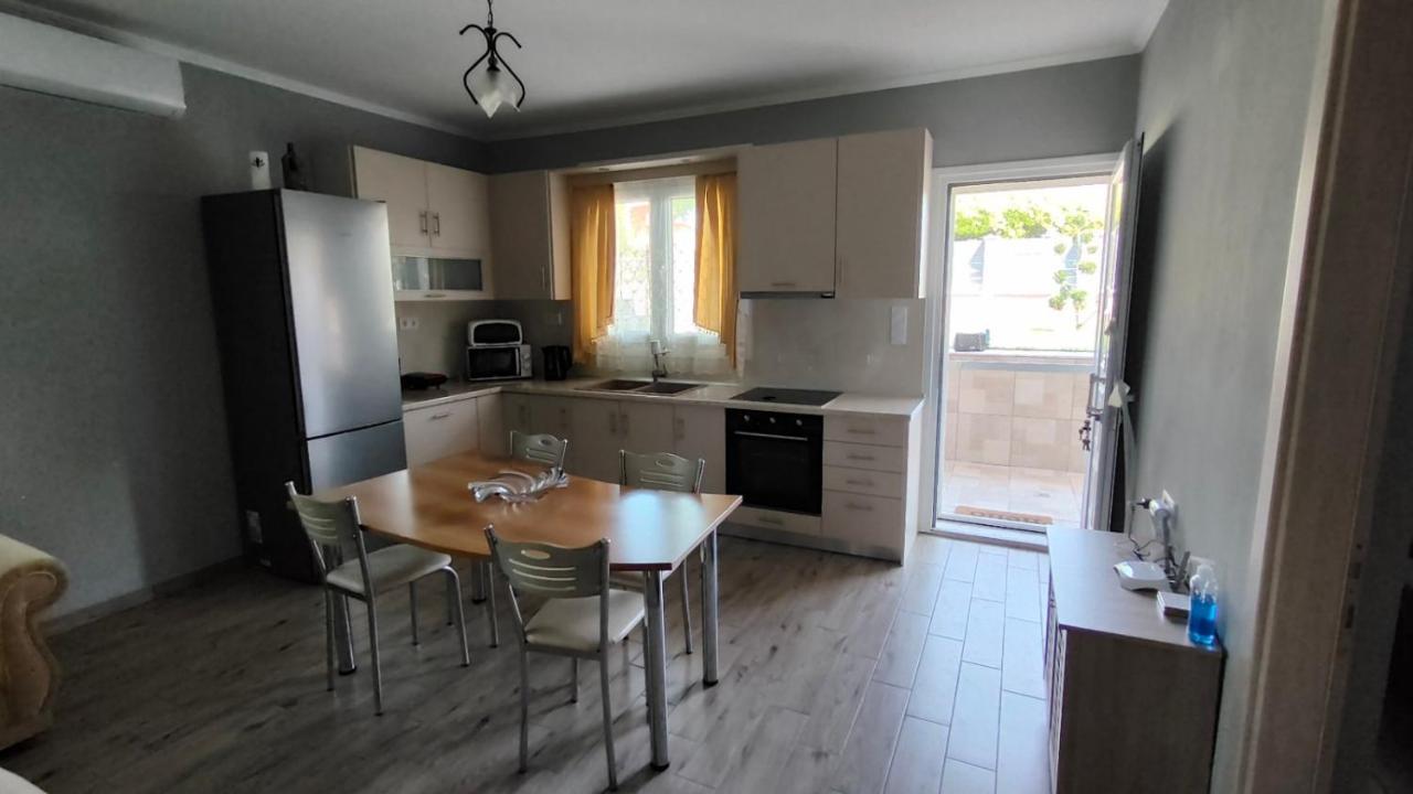 Appartement Γιώργος Και Εύα à Karianí Extérieur photo