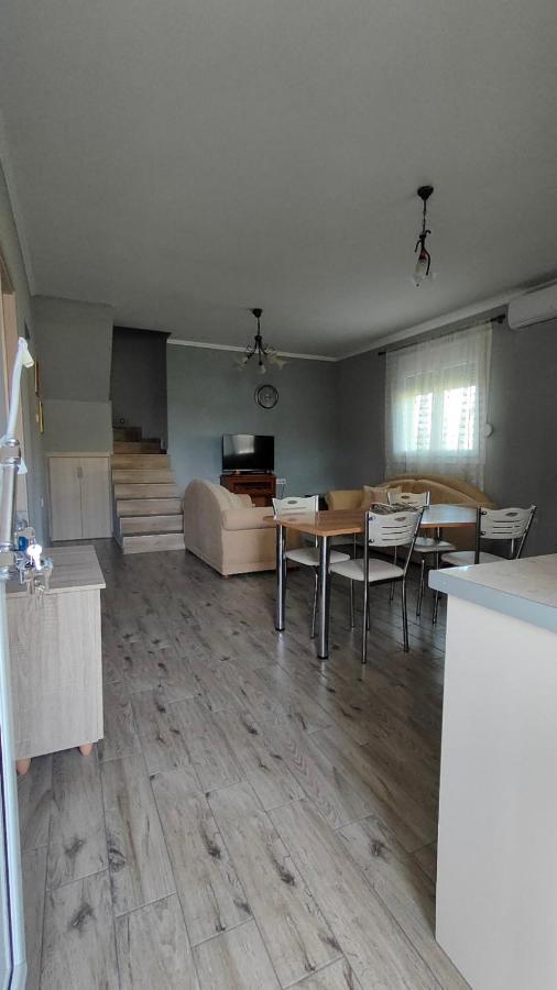 Appartement Γιώργος Και Εύα à Karianí Extérieur photo